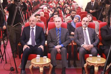 ندوة علمية تناقش أزمة الاقتصاد الأحادي وسبل الخروج من أَسْرِه