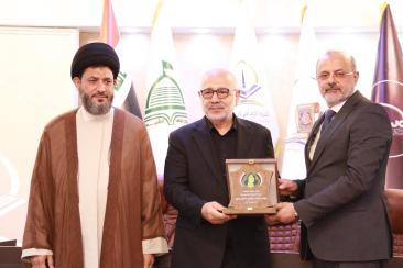 تكريم الباحثين المشاركين في مؤتمر عيد الغدير