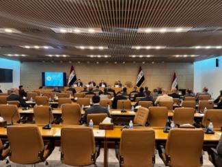 مدير مركز الدراسات الاستراتيجية في كلية الإمام الكاظم (عليه السلام) يشارك في جلسة برلمانية لمناقشة أ