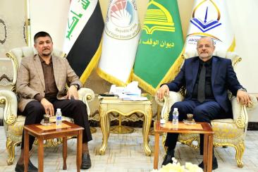 عميد كلية الإمام الكاظم (عليه السلام) يلتقي وفدا من دائرة التعليم الديني.