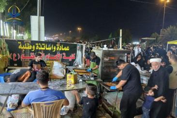 كلية الإمام الكاظم (ع) تعزز مبادراتها في خدمة زائري أربعينية الإمام الحسين (عليه السلام) كلية الإمام الكاظم (ع) تعزز مبادراتها في خدمة زائري أربعينية الإمام الحسين (عليه السلام)