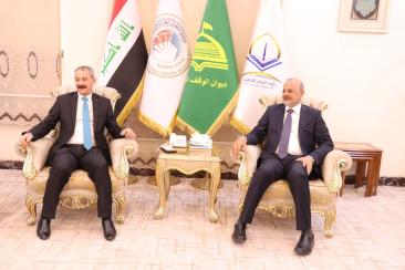 كلية الإمام الكاظم (ع) تستقبل اللجنة الوزارية لاستحداث برنامج الدكتوراه في العلوم السياسية