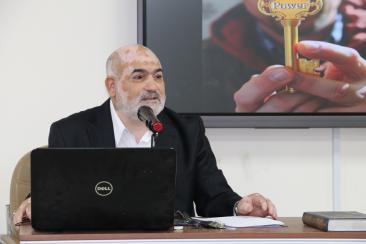 ورش وندوات علمية حول تعزيز قيم المشاركة والنزاهة وتطوير الموارد في كلية الإمام الكاظم (عليه السلام)