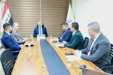 عميد كلية الإمام الكاظم (عليه السلام) يترأس اجتماعًا إداريًا لتطوير استراتيجية النشر في الموقع الإلك