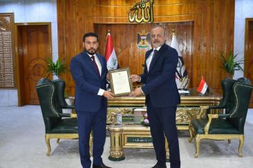 عميد كلية الإمام الكاظم (ع) في زيارة رسمية لمحافظ ميسان لبحث تطوير البيئة التعليمية