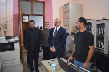 عميد كلية الإمام الكاظم (ع) يواصل جولاته الميدانية بزيارة أقسام ميسان