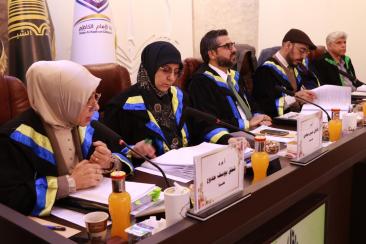 أطروحة دكتوراه تستكشف البُعد اللساني للسياسة العالمية