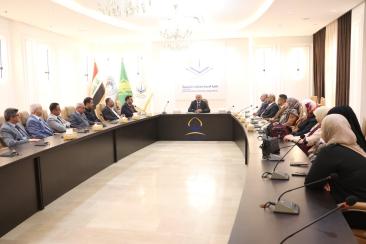 عميد الكلية يكرّم الملاك الإداري والتدريسي لقسم التاريخ بمناسبة حصوله على الاعتماد البرامجي