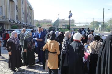 سوق خيري يجسد قيم التكافل لدعم الحالات الإنسانية